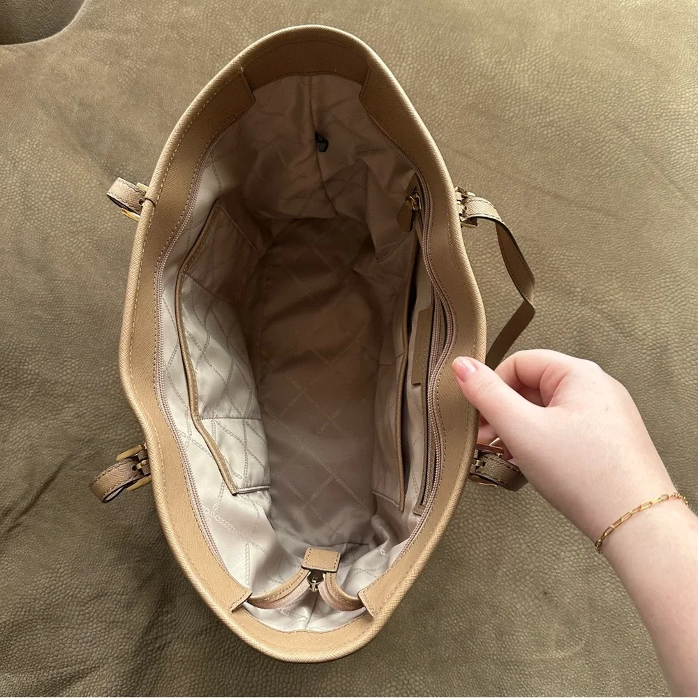 Michael Kors tote - Picture 3 of 3